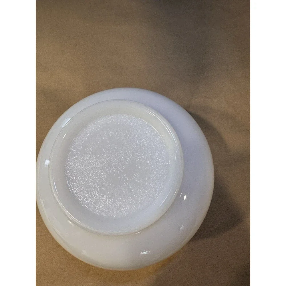 Milk Glass Mixing Bowl with Pour Spout, Solid, 7 in Diameter x 5 in Tall